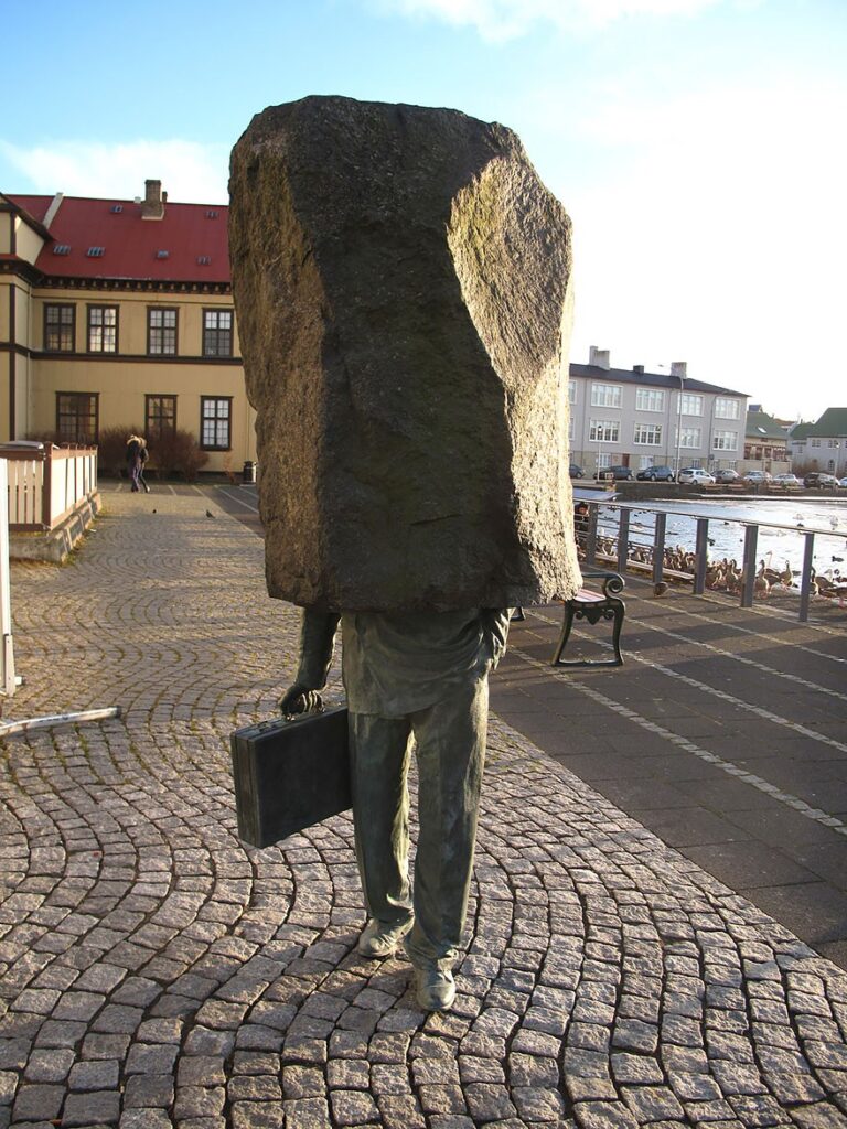 El oficial desconocido El corazón de piedra de Reykjavík (II)
